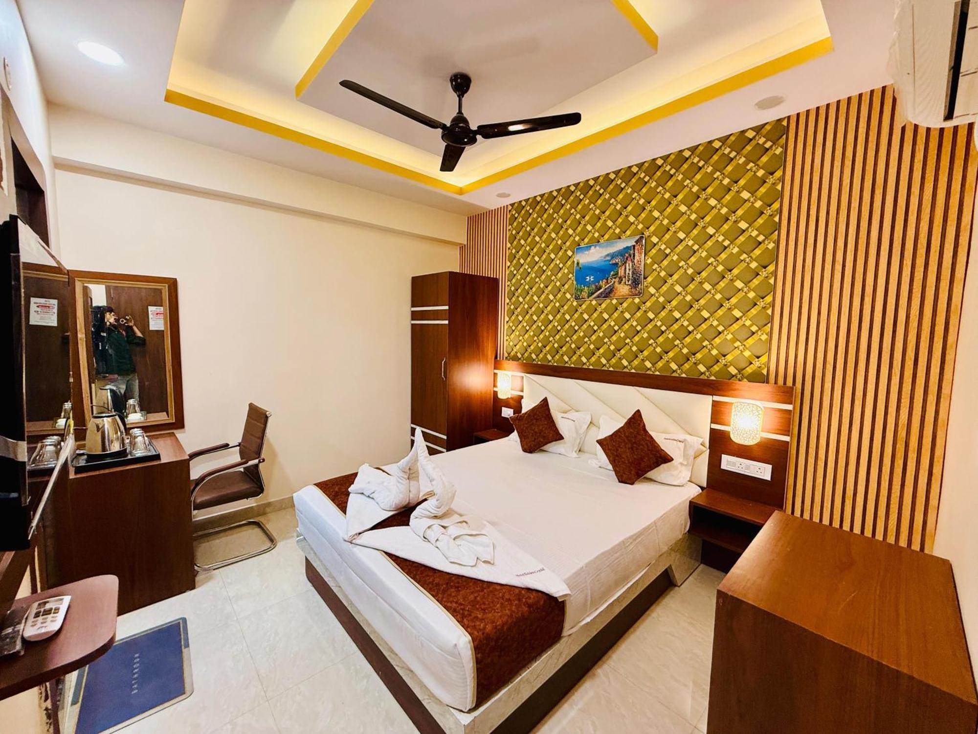 Hotel Golden Crystal Patna  Værelse billede